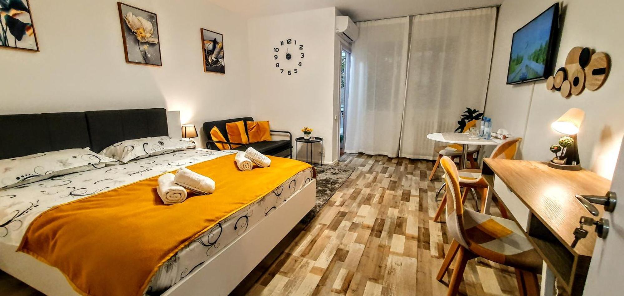 The Yellow King - Luxurious Apartment Бухарест Экстерьер фото